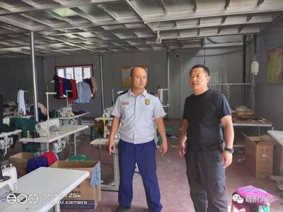 消防大隊聯(lián)合派出所深入轄區(qū)衛(wèi)星工廠開展消防安全大檢查