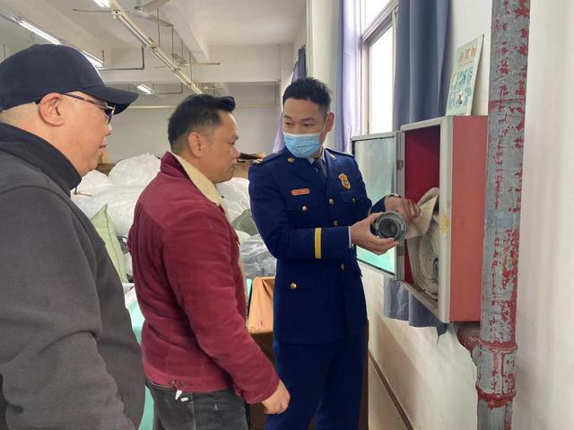 嚴(yán)守復(fù)工復(fù)產(chǎn)&ldquo;安全關(guān)&rdquo;!廣東多地消防走進(jìn)工廠企業(yè)查隱患